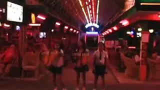 Radau Riebalų Mergina pririšo prie laiptų ir puolė fuck gerai