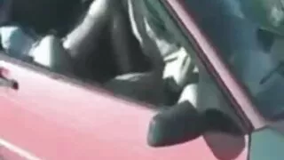 Du neklaužada sluts čiulpia vaikino varpą į dvi burnas, kol cum