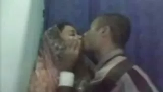 Neramus Azijos mergina dalyvauja Grupinis seksas