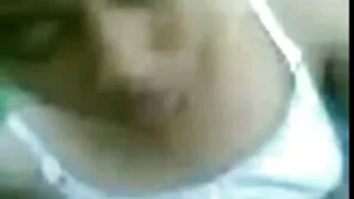 Neklaužada brunetė gavo palaiminti ir pakliuvom