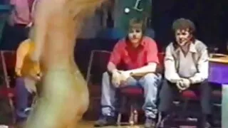Dude ' s big penis sprogo ir jis sėkmingai Pakliuvom Brunetė