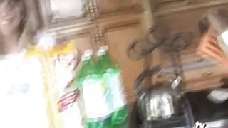Vyras atėjo pas žmoną vonioje ir pradėjo ją ten aktyviai laikyti