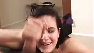 Vyras cums daug cum hubby burną po jų lyties