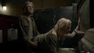 Raguotas brunetė fucks sėkmingai Armijos su savo vadu