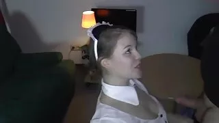 Šviesūs dukterėčia sutiko žaisti lasciviously su savo giminaičio varpos