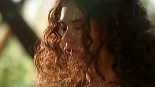 Į redhead apskretėlė parodė vaikinas jos drėgna vagina ir gauna pakliuvom