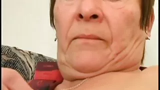 Geismas Mergina Mergina Žiauriai dažnas Dildo makšties priešais kamerą